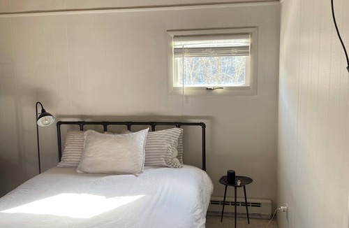 Windham House | Charming 3-bedroom farmhouse with hot tub in the Catskills