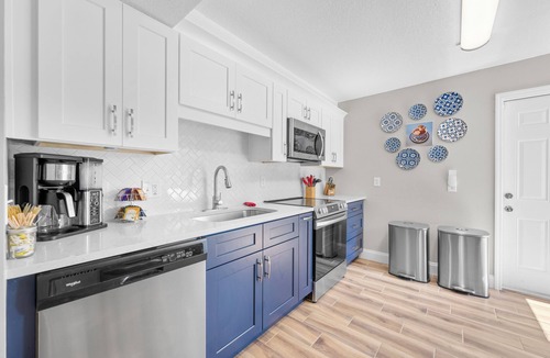 Interchange Square House | Charming 3-Bedroom Tropical Retreat with Private Salt Water Pool