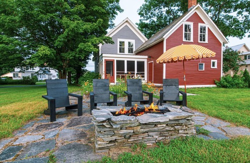 Chester Depot House | Charming Chester Farmhouse near Near VT Slopes