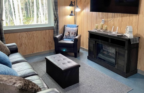 North Pole Cabin | Charming Log Cabin