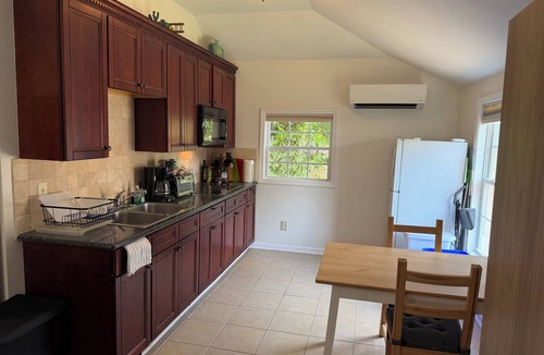 Lavista Park Apartment | Charming & quiet 2nd floor carriage house 15 minutes from Atlanta.