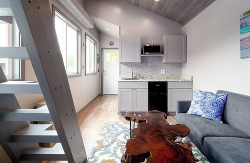 Valdez Cabin | Charming tiny home with WiFi in Valdez. Perfect for 2!