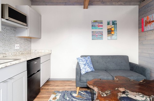 Valdez Cabin | Charming tiny home with WiFi in Valdez. Perfect for 2!