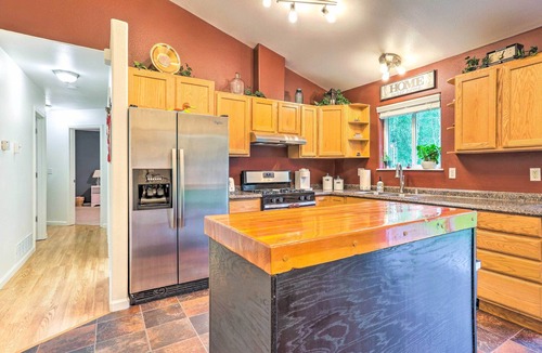 Meadow Lakes House | Charming Wasilla Retreat: Walk to Lake Lalen!