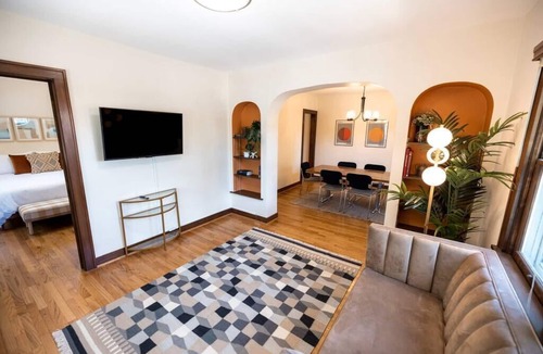 East Central House | Charming3Bdrm ●Great Location ●Award Winning Beds