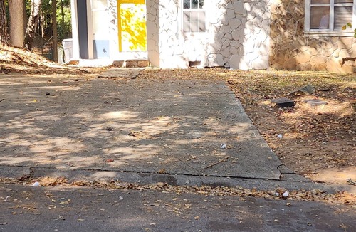 Marietta House | Cheerful, cozy townhouse minutes from stadium, downtown, area attractions