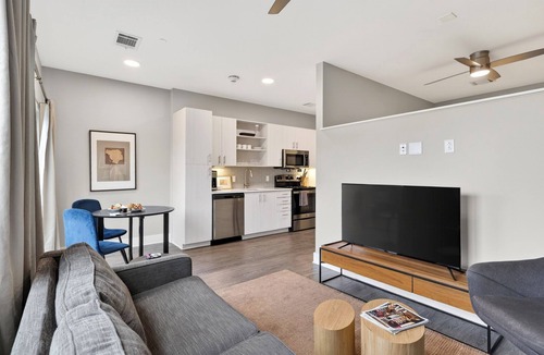 Hillsboro West End House | Chic Studio + Shared Terrace | Heart of Hillsboro Village | The Belcourt