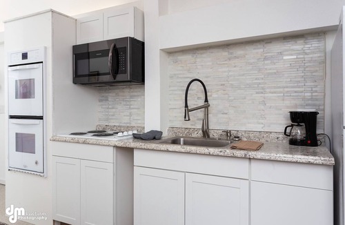 Huffman - O' Malley Apartment | Chugach Mountain View Fox Den Suite