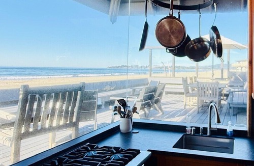 Stinson Beach House | Classic Oceanfront Stinson - The Whale House
