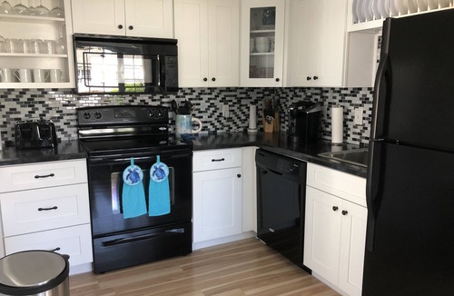 Bass River Cottage | Clean and cozy mid-Cape cottage by the warm water beaches of Nantucket Sound!