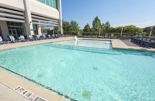 Peachtree Center Apartment | Close to everything ATL! 1 BDRM King with WiFi, fitness room, dynamic views