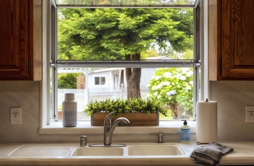 Fort Bragg House | Coastal Hideaway - A luxurious vacation rental just minutes away from the beach!