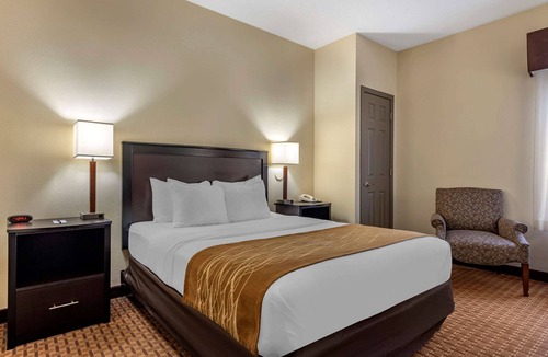 Warsaw Hotel | Comfort Inn & Suites Warsaw near US-30