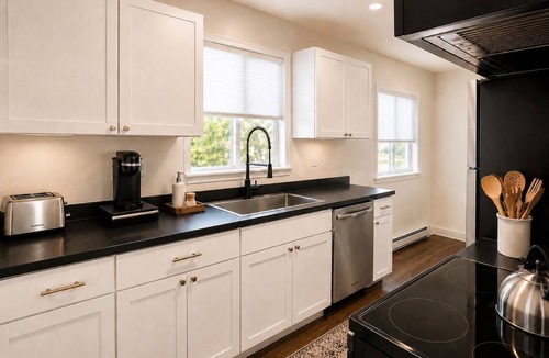 Williston Apartment | Comfortable 2BR | Fast WiFi | Parking | Close to Dining