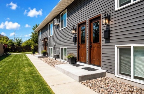 Williston Apartment | Comfortable 2BR | Fast WiFi | Parking | Close to Dining