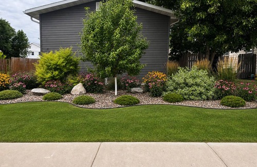 Williston Apartment | Comfortable 2BR | Fast WiFi | Parking | Close to Dining
