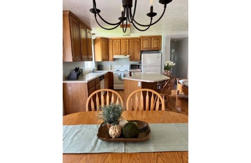American Fork House | Comfortable family-centered home 3.5 miles from the mountains!