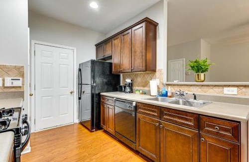 Decatur House | Community Pool! East ATL Base Near Mercedes-Benz