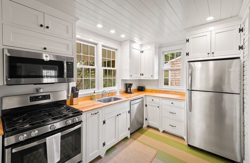 Batesville Cottage | Cornwall Cottage at Ivy Cottages | Country Living Near Charlottesville