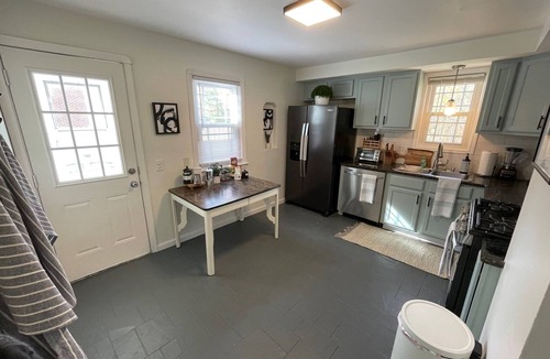 Berea House | Cozy 5BR & 2 Bath-CLE, BW, IX Center-walkout basement - firepit - dog friendly!