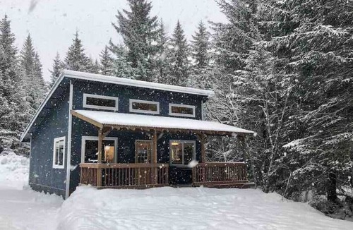 Questa Woods Cabin | Cozy cabin built in 2020!