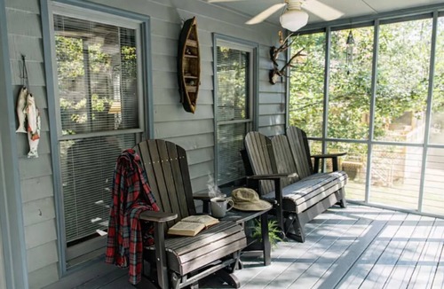 Suches Cabin | Cozy Cabin on the Toccoa River - Fireplace, Screened Porch, Fishing, & S’mores
