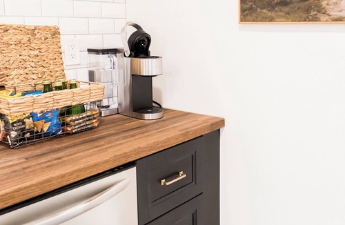 Mount Auburn House | Cozy Cottage Downtown - Walk to OTR & Stadiums