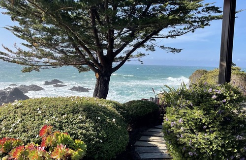 Mendocino Apartment | Cozy hideaway on the edge of the bluff overlooking the ocean