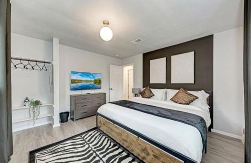Johnston Terrace House | Cozy Modernized Home - Minutes to Downtown-AUS