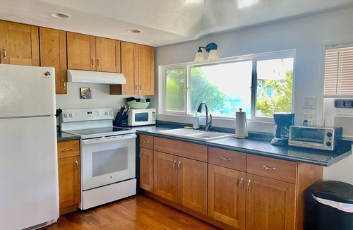 Kuau House | Cozy One bedroom house by all north shore beaches and paia town,