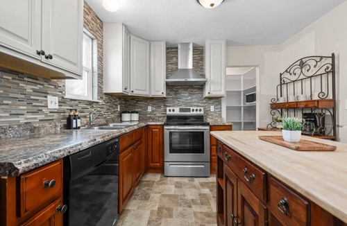 Lakeview House | Cozy Orem House | Playground | Game Rm | Bunk Rm