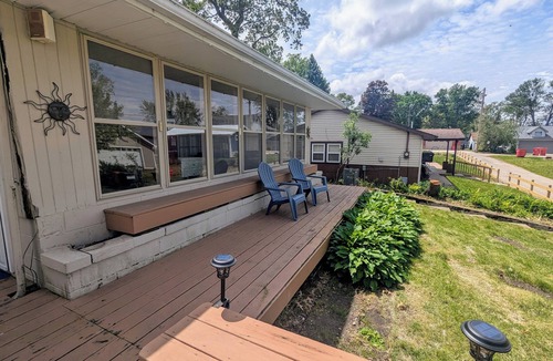 Bass Lake House | Cozy Ranch Retreat! Peace, Lake Views, Game Room & Hot Tub