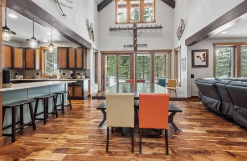 Cle Elum House | Cozy Suncadia Home, Hot Tub, Fire Pit, Sleeps 16, Top 10 Suncadia Rental!