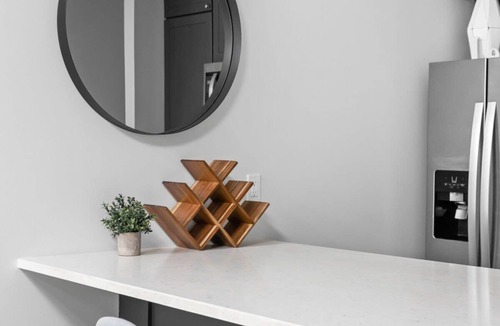 Meridian-Kessler Apartment | CozySuites at Meridian Kessler