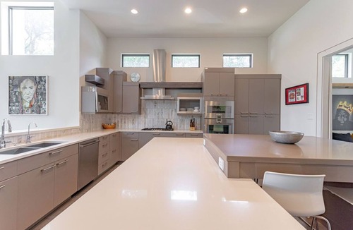 Bouldin House | Daniel House: Five-Star Comfort, Concierge Service & Charm in Austin’s Heart
