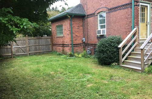 Northampton House | Detached, Spotless 3 Bd. Home - Sleeps 7
