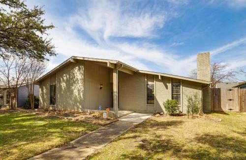 Northeast Carrollton House | DFW Home Base! Quiet Suburb Stay w/Yard