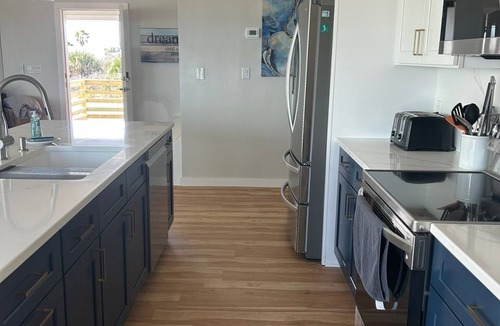 Vilano Beach House | Direct Oceanfront Vilano Beach, Luxury Renovated Home, Sunrise Deck, Sleeps 7