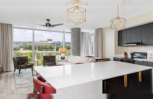 Castleberry Hill Resort | Discover Southern Charm and Urban Excitement at Wyndham Atlanta – 1 Bd Deluxe