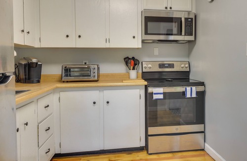 Leominster House | Dog-Friendly Fitchburg Vacation Rental, Hike & Ski
