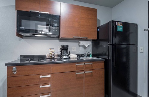 Ketchikan Hotel | Double the Fun, Twice Over! 4 Queen & Recliner Rooms for Your Group or Family!