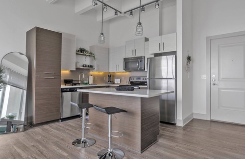 Peachtree Center Apartment | Downtown High-Rise w/City Views, Pool & Gym