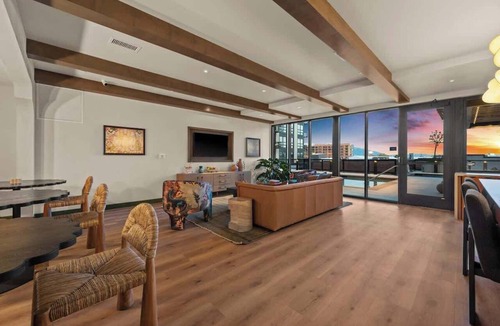 People's Freeway Apartment | Downtown Salt Lake City Luxury Retreat - Pool, Sauna, and Parking