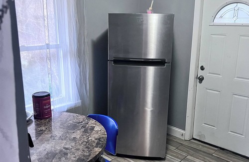 Fitchburg Apartment | Dream Inn LLC 2-bedroom apartment in fabulous Fitchburg with WiFi, fitness room