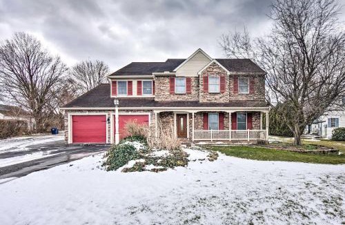East Earl House | East Earl Retreat w/Hot Tub < 4 Mi to Town!