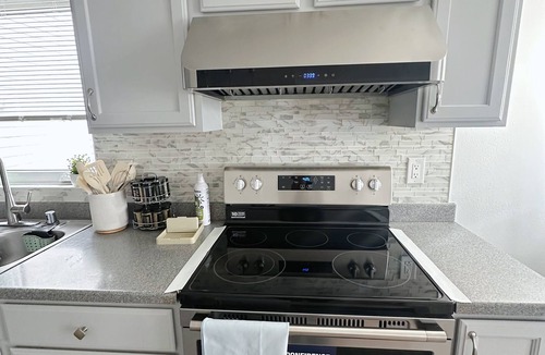 Fairbanks House | Easy Stay Spacious 4BR Home Large Garage Prime Location
