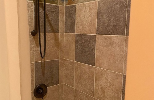 Park Meadows House | Elegant 5 BD 6 Bath 5,000 SF, POOL, Pickle Ball, Hot Tub, all 3 skl minutes away