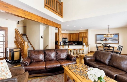 Steamboat Springs House | Elegant, walk-to-gondola home w/private hot tub, fireplace & shared pool/gym