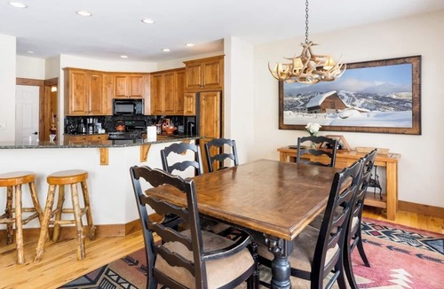 Steamboat Springs House | Elegant, walk-to-gondola home w/private hot tub, fireplace & shared pool/gym