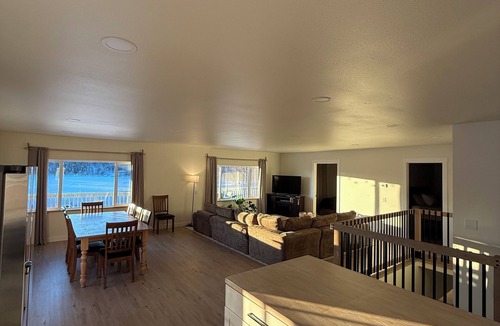 Willow House | Enchanting whole home on Nancy lake with WiFi in Willow Alaska!